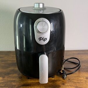 Piper Black and Silver Pip Compact Air Fryer